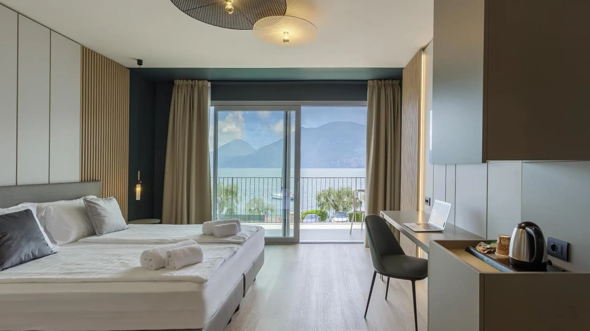 Drago Suites Brenzone sul Garda 4*,  Italy
