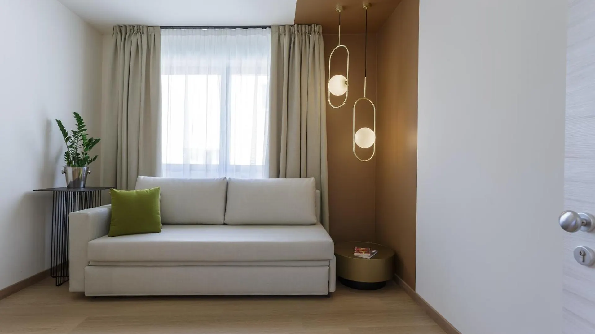 ברנצונה סול גארדה Drago Suites מלון